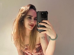 7 Foto Putri Anne Setelah Lepas Hijab, Istri Arya Saloka Pamer Tato di Lengan