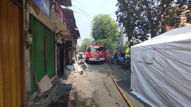 Rumah warga di Jalan Krendang Utara, Tambora, Jakarta Barat, kebakaran.
