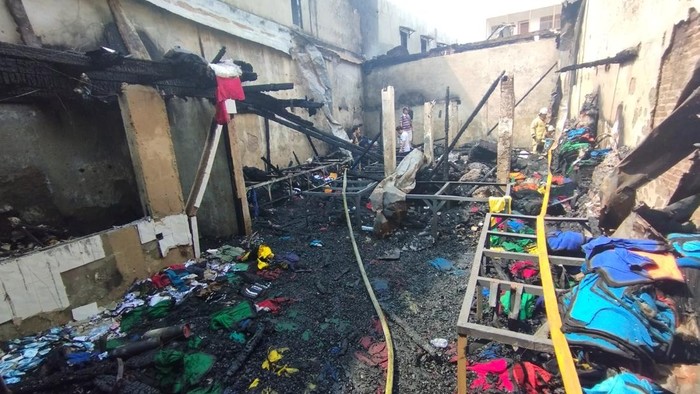 Rumah warga di Jalan Krendang Utara, Tambora, Jakarta Barat, kebakaran.