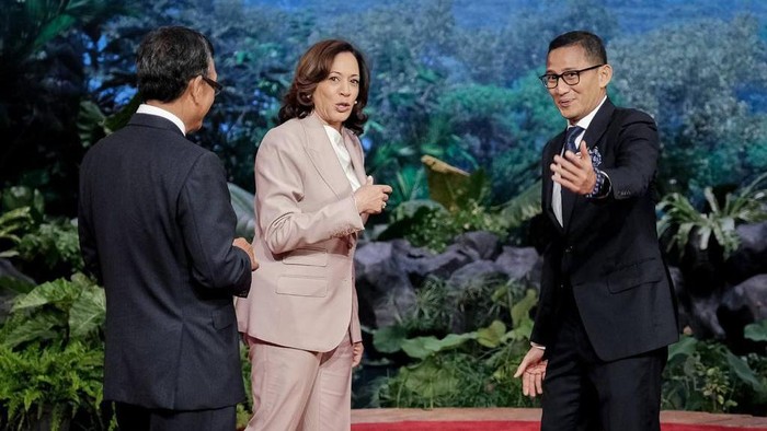 Di sela-sela pelaksanaan  KTT ke-43 ASEAN Menteri Pariwisata dan Ekonomi Kreatif (Menparekraf) Republik Indonesia, Sandiaga Salahuddin Uno sempat ngobrol dengan Wakil Presiden Amerika Serikat, Kamala Harris, Kamis (7/9/2023).