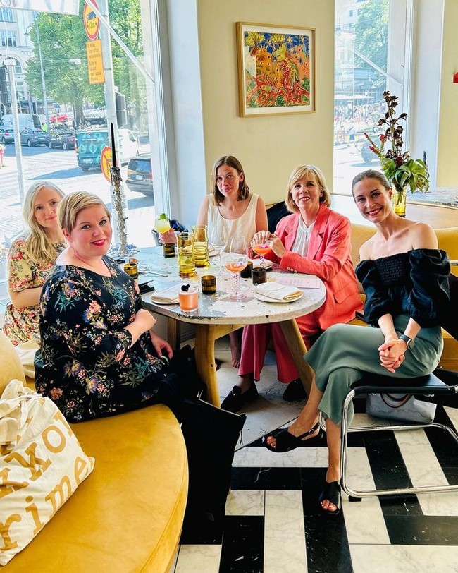 Waktunya untuk move on. Aku berkeinginan untuk melangkah ke peran yang baru. Aku juga percaya itu bisa bermanfaat untuk seluruh warga Finlandia. Aku percaya bahwa aku bisa melayani semua pemilih (di Finlandia) dengan baik dan mungkin lebih baik dalam tugas baru ini, katanya. Foto: Instagram