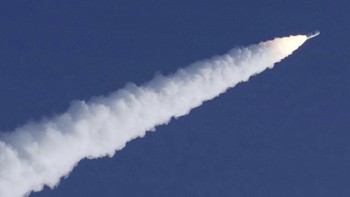 Badan Eksplorasi Dirgantara Jepang (JAXA) mengatakan roket tersebut lepas landas dari Tanegashima Space Center di Jepang selatan sesuai rencana dan berhasil meluncurkan Smart Lander for Investigating Moon (SLIM). Cuaca yang tidak mendukung menyebabkan tiga kali penundaan dalam seminggu pada bulan lalu.  
