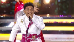 Jadi simbol kebangkitan musik dari Indonesia Timur, Silet Open Up merajai chart lewat warna reggae/hip-hop santai dengan dialek lokal. Tabola Bale dan Kaka Main Salah viral besar di TikTok, menunjukkan bahwa musik daerah bisa mendominasi secara nasional. Foto: dok. YouTube Sekretariat Presiden