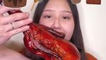 Seru! Jelang Melahirkan, Sisca Kohl Cicip Makanan Sesuai Emoji