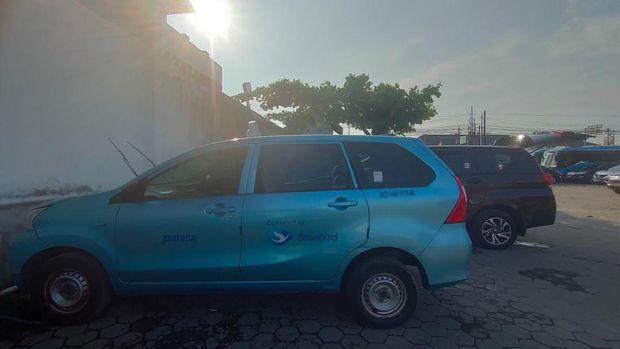 Taksi Pataga yang Bangkit Berkat Bluebird