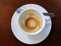Cara Hilangkan Noda Bekas Teh dan Kopi pada Cangkir, Bikin Auto Kinclong