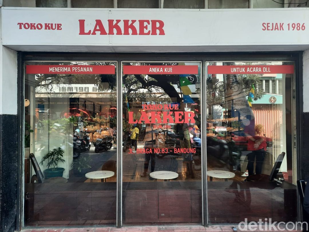 Toko Kue Lakker di Jalan Braga Bandung