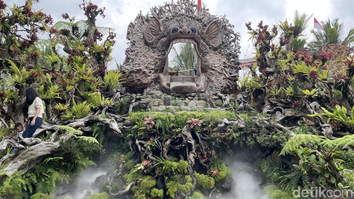 Uniknya Spot Foto di Sari Timbul Glass Factory Bali, Cantiknya Kelewatan! Jika mencari spot foto yang estetik dan instagramable di Bali, Sari Timbul Glass Factory menjadi pilihan yang tepat. Cantiknya kelewatan!