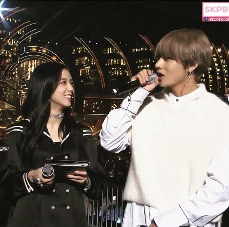 V BTS dan Jisoo BLACKPINK
