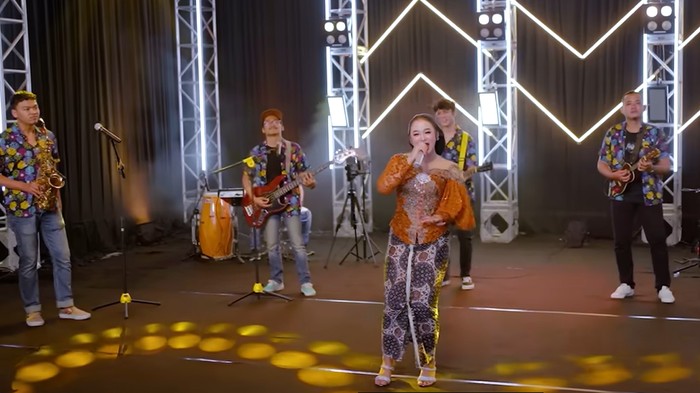 Video musik Taman Jurug - Ing Kuto Solo karya Niken Salindry.