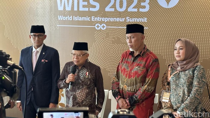 Wapres Maruf Amin usai membuka World Islamic Economic Summit (WIES) 2023 di Padang, Sumatera Barat, Jumat (8/9/2023). (Jeka Kampai/detikSumut)