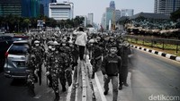 Berdasarkan data Polri, tercatat ada 5.198 orang terkait aksi ricuh demo tolak omnibus law yang diringkus hingga berita ini ditulis. Dari jumlah itu, sebanyak 167 orang ditetapkan sebagai tersangka. Tercatat, sebanyak 71 tersangka tidak menjalani penahanan lantaran ancaman hukumannya di bawah lima tahun dan sisanya menjalani kurungan.