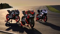 Dari segi desain, motor ini memiliki lampu depan yang menggunakan teknologi LED yang mengusung gaya pencahayaan khas generasi terbaru Aprilia. Motor ini juga dilengkapi dengan layar TFT berukuran 5 inci, dan kontrol stang yang memiliki lampu latar. Foto: Dok. Aprilia