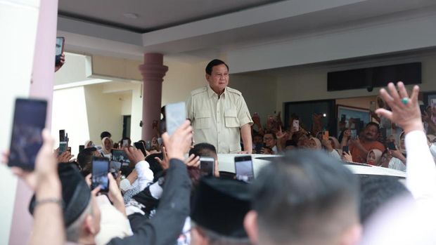Bakal calon Presiden Prabowo Subianto saat berkunjung ke Padang, Sumatra Barat. (Dok. PBB)