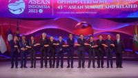 Total ada 22 pimpinan negara yang hadir terdiri dari 11 negara ASEAN, yakni Indonesia, Singapura, Thailand, Malaysia, Filipina, Brunei Darussalam, Vietnam, Laos, Myanmar, Kamboja, dan Timor Leste. ANTARA FOTO/Media Center KTT ASEAN 2023/Akbar Nugroho Gumay