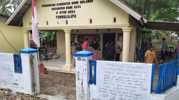 Kades berinisial RD (50) di Kabupaten Bone Bolango, Gorontalo diduga melecehkan wanita muda berinisial AI (23).