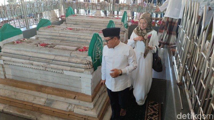 Cak Imin Tour de Wali Songo ke Makam Sunan Maulana Malik Ibrahim Gresik