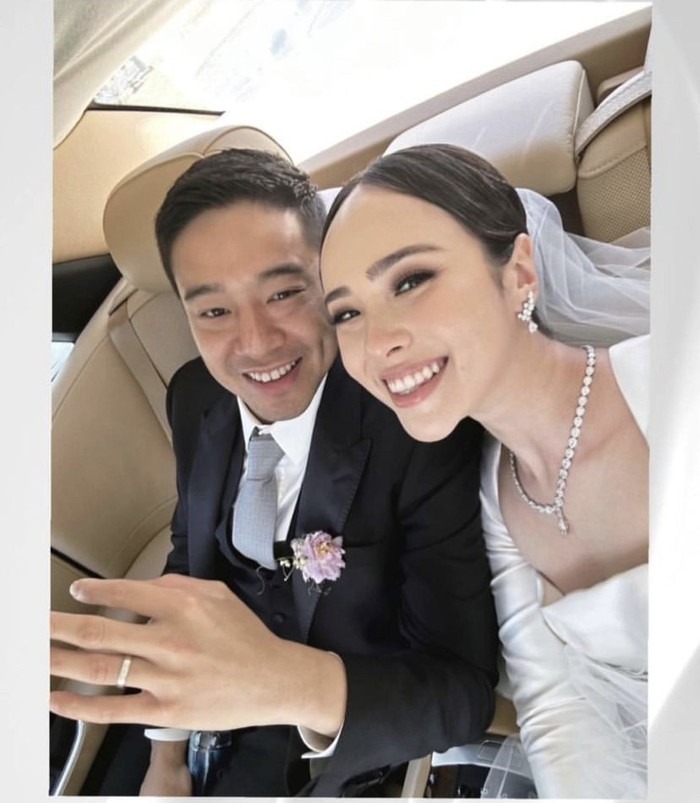 Cantiknya Pamela Bowie yang Doyan Ngopi dan Santap MakananΒ Bali Cantiknya Pamela Bowie yang Doyan Ngopi dan Santap MakananΒ Bali