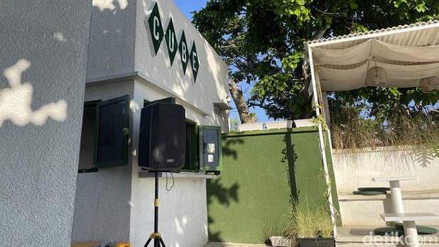 Cube de Palace, kedai kopi di Pantai Kelan, Badung, Bali