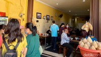 Sebelum menjadi sebesar sekarang, Bakmi Asui pertama kali didirikan oleh Loa Kok San. Kini Bakmi Asui dijalani oleh generasi ketiga yaitu Ko An Cun. Foto: detikFood