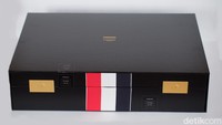 Galaxy Z Fold 5 Thom Browne