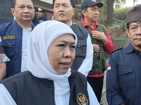 Gubernur Jawa Timur Khofifah Indar Parawansa meminta wisatawan bersabar. Sebab sampai saat ini, kawasan Taman Nasional Bromo Tengger Semeru (TNBTS) masih ditutup.