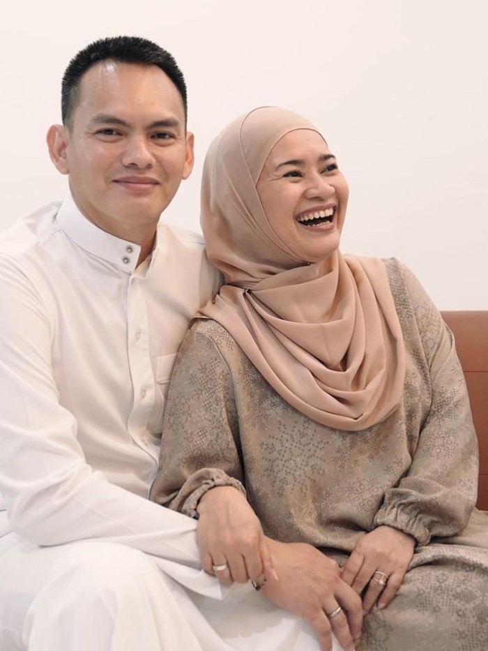 Ikke Nurjanah Ikke Nurjanah dan suami