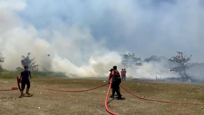 Kebakaran lahan di Klungkung, Bali.