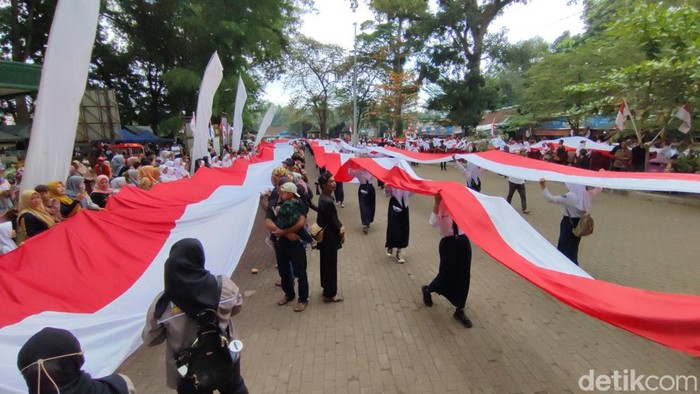 Kemeriahan Milangkala Gong Perdamaian Dunia di Ciamis