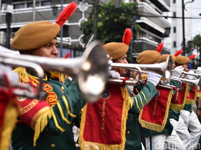 Kirab Pancasila di Jalan Asia Afrika Bandung.