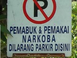 Kumpulan Rambu Peringatan Unik dan Kocak, Ada dari Indonesia
