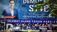 Hal itu mengingat Partai Demokrat baru saja melalui peristiwa besar yang menguncang tiap kader yakni keluar dari Koalisi Perubahan.