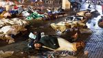 Potret Warga Tidur di Ruang Terbuka Usai Gempa M 6,8 Guncang Maroko