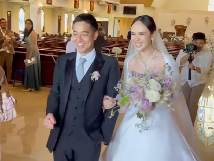 Pamela Bowie Pamela Bowie menikah dengan Armand Gunawan.