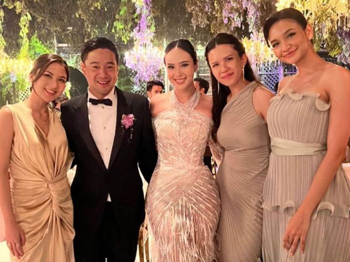 Pamela Bowie Pamela Bowie menikah dengan Armand Gunawan.