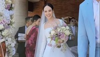 Duh... Senyuman Pamela Bowie semringah banget ya. Foto: dok. Instagram Story Pamela Bowie