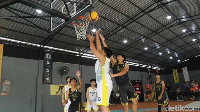 Pebasket asal Sumut bertanding di turnamen basket 3x3 di Medan (Nizar Aldi/detikSumut)
