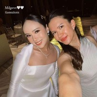 Pamela Bowie memilih riasan wajah bergaya natural nuansa nude. Foto: Instagram@michellejoan