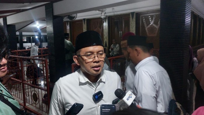 Rombongan kader Partai Kebangkitan Bangsa (PKB) melanjutkan tirakatan Tour de Wali Songo ke Makam Sunan Kalijaga di Demak, Jawa Tengah. Rombongan juga menyempatkan berziarah ke makam raja pertama Kerajaan Demak, Raden Patah.