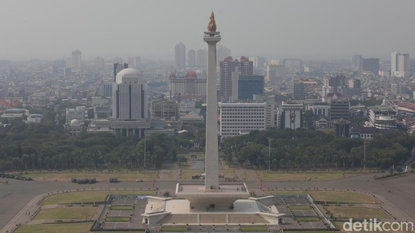 Potret Kota Jakarta Berselimut Polusi