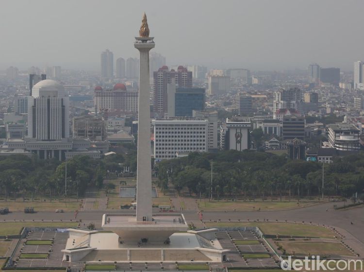 Potret Kota Jakarta Berselimut Polusi