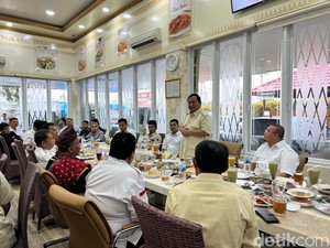 Bertemu Tokoh Masyarakat Sumbar, Prabowo Subianto Mohon Doa Restu