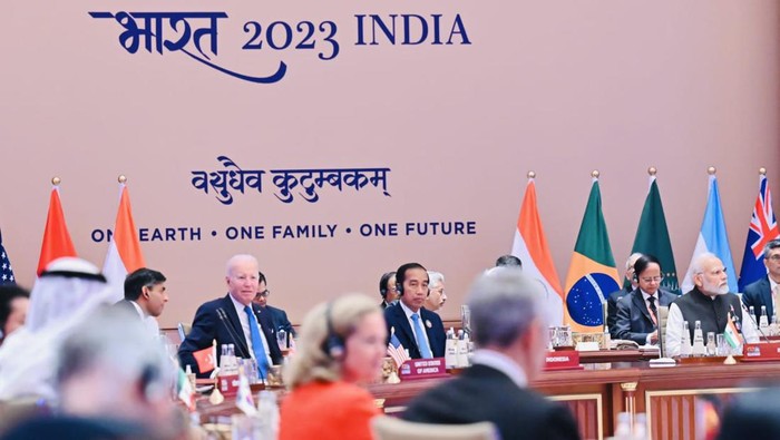 Presiden Jokowi memaparkan sejumlah upaya yang dapat dilakukan untuk mengatasi peningkatan suhu bumi dalam pertemuan sesi pertama KTT G20 India. (Laily Rachev - Biro Pers Sekretariat Presiden)