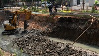 Proyek ini pun terus dikebut sesuai rencana.