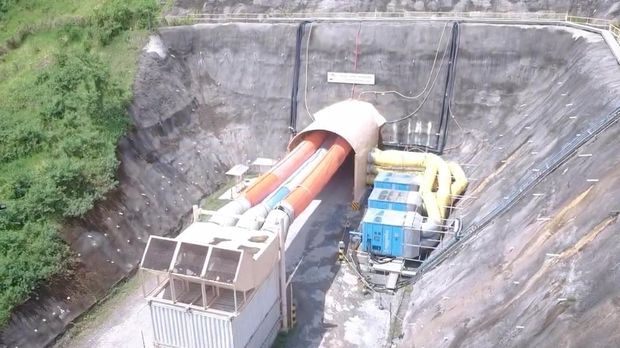 Bukan hanya emas, potensi logam dan mineral tambang di Banyuwangi juga ada tembaga. Bahkan kapasitas produksinya diklaim berpotensi menghasilkan 112 ribu ton per tahun.