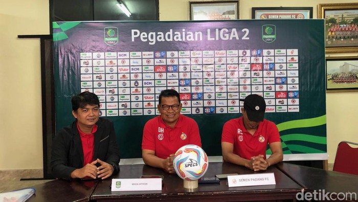 Sesi jumpa pers tim Semen Padang FC. (M Afdal Afrianto/detikSumut).