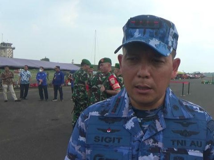 Komandan Lanud Sri Mulyono Herlambang (SMH) Palembang Kolonel Pnb Sigit Gatot Prasetyo. Foto: Welly Jasrial Tanjung/detik.com)