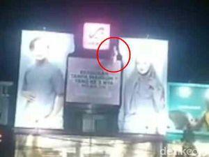 Menelusuri Jejak Pocong yang Nangkring di Atas Baliho Garut