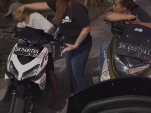 Viral Perempuan Warung Remang-remang Ancam Rampas Motor Bocah di Buleleng