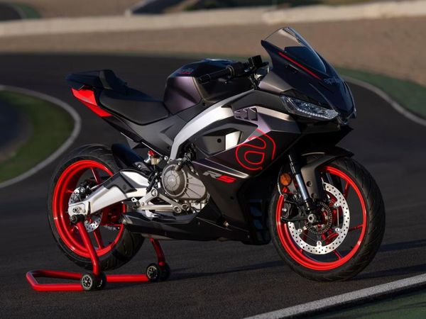 Lihat Lebih Dekat Sport Fairing Terbaru Aprilia RS 457